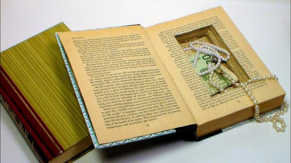Image for event: Green Crafts: Book Safe